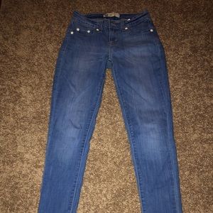 Women’s Levi “Legging” Jeans